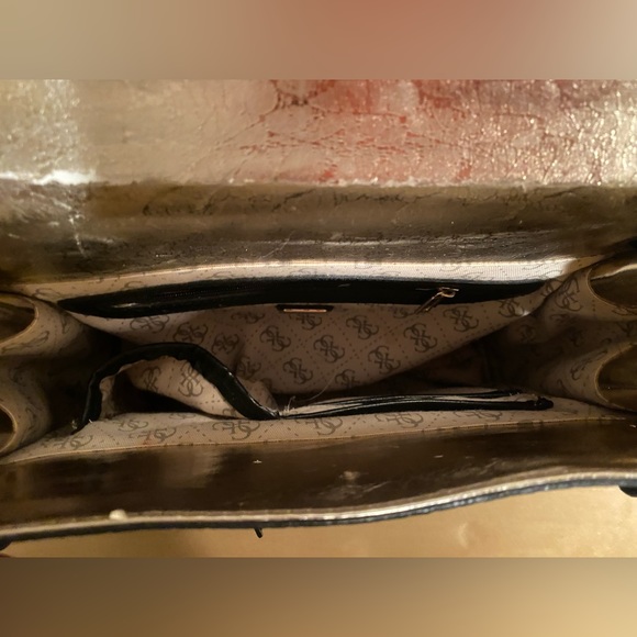 Guess Arm Bag - Picture 3 of 4